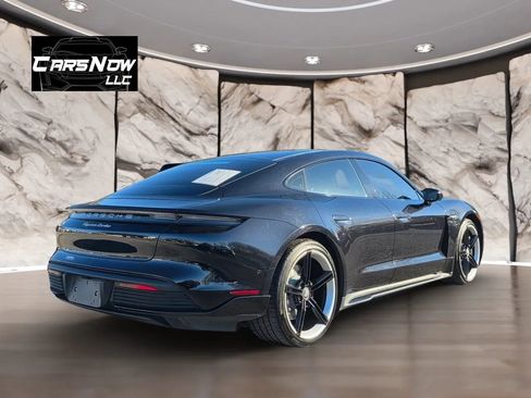 Used 2020 Porsche Taycan image 6