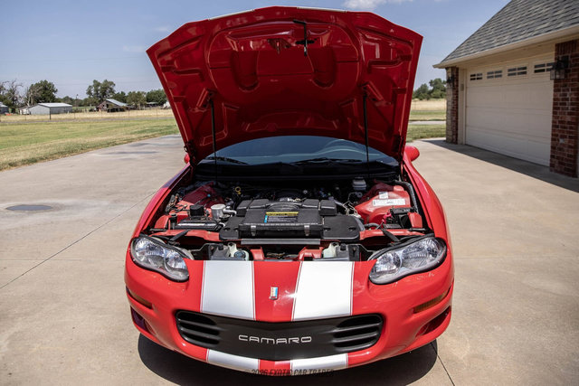 Used 2002 Chevrolet Camaro Z28 w/ SS Performance/Appearance Pkg RWD image 15