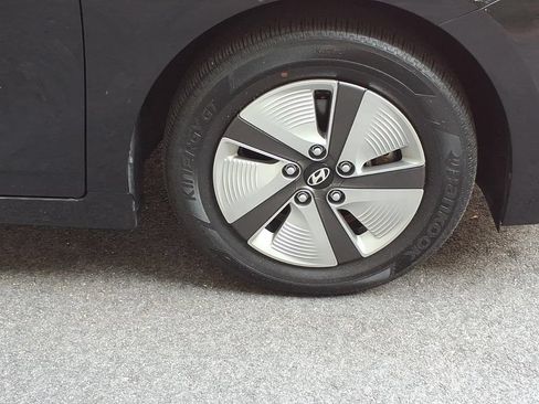 Used 2022 Hyundai Ioniq Blue FWD image 4