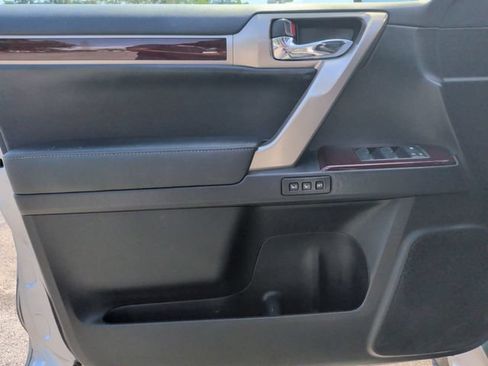 Used 2018 Lexus GX 460 Premium w/ Premium Package AWD/4WD image 12