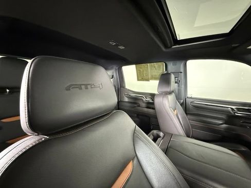 Used 2024 GMC Sierra 1500 AT4 w/ Technology Package AWD/4WD image 28