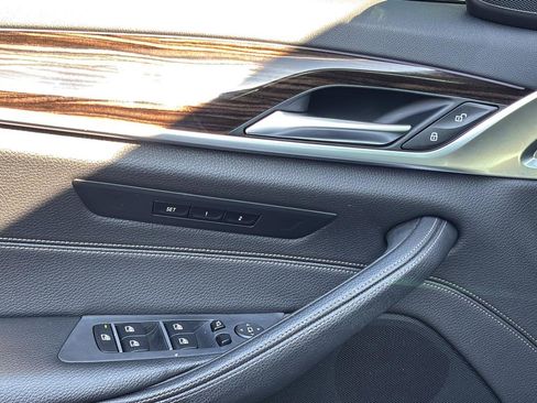Used 2019 BMW 530i 530i w/ Convenience Package image 17