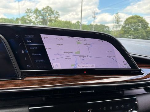 Used 2022 Cadillac Escalade Premium Luxury w/ Performance Package AWD/4WD image 11