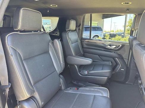 Used 2023 Chevrolet Suburban Premier RWD image 12