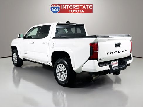 Used 2026 Toyota Tacoma SR5 AWD/4WD image 5
