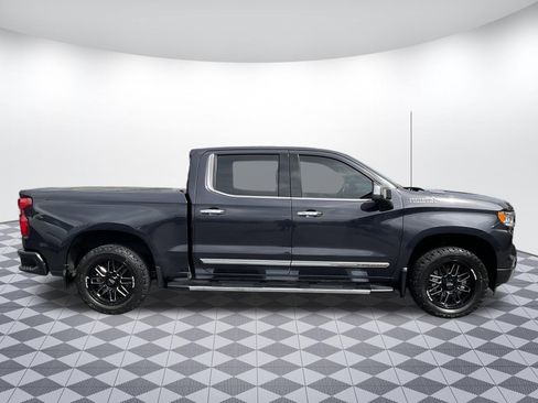 Used 2022 Chevrolet Silverado 1500 High Country w/ High Country Premium Package AWD/4WD image 2
