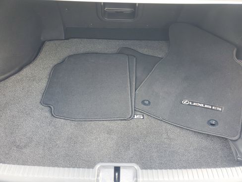 Certified 2025 Lexus ES 350 w/ Premium Package image 8