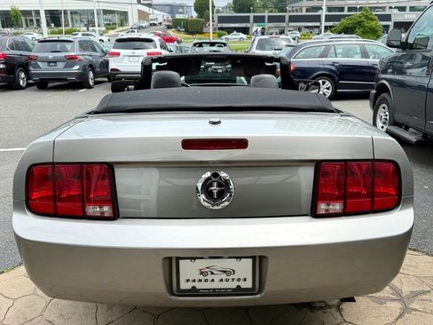 Used 2008 Ford Mustang Convertible RWD image 11