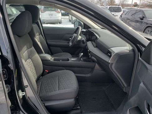 Certified 2025 Nissan Kicks SV image 23