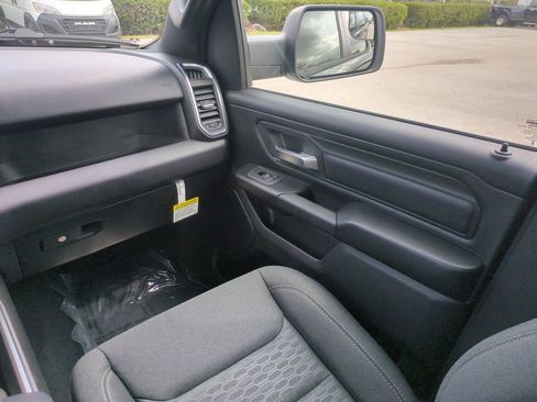 New 2026 RAM 1500 Express AWD/4WD image 18