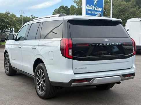 Used 2025 Ford Expedition Platinum AWD/4WD image 3