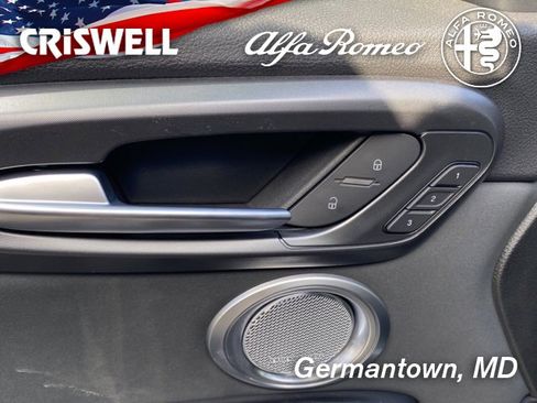 New 2024 Alfa Romeo Tonale Veloce image 18