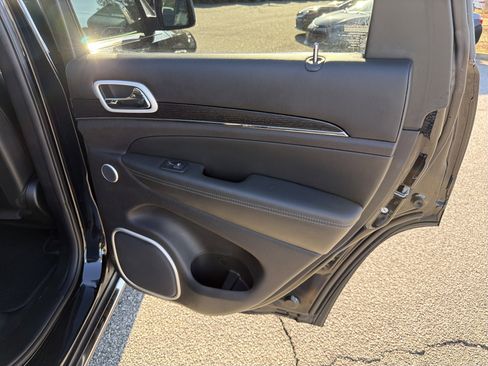 Used 2020 Jeep Grand Cherokee Summit image 29