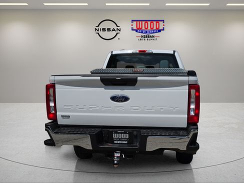Used 2024 Ford F250 XL w/ FX4 Off-Road Package AWD/4WD image 3