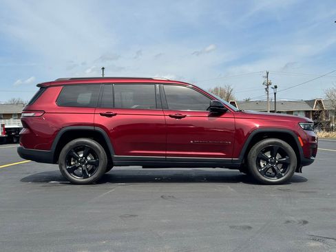 Used 2023 Jeep Grand Cherokee L Laredo image 8