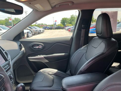Used 2021 Jeep Cherokee Latitude Lux w/ Comfort/Convenience Group FWD image 10