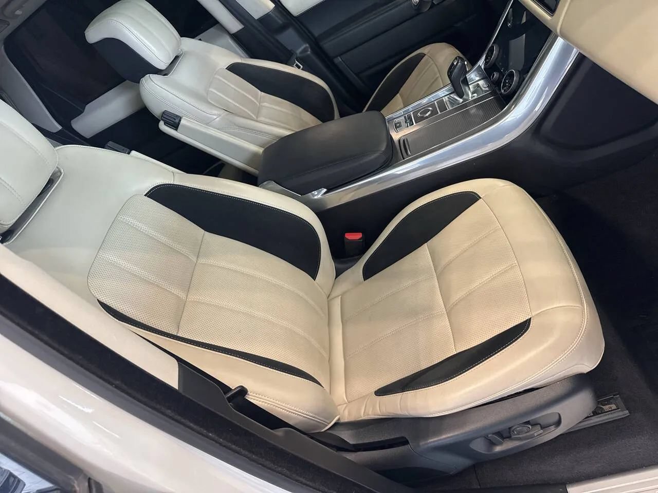 Used 2018 Land Rover Range Rover Sport Supercharged AWD/4WD image 18