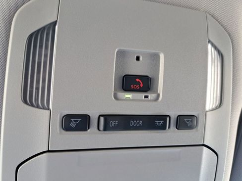 Used 2024 Toyota Highlander LE image 17