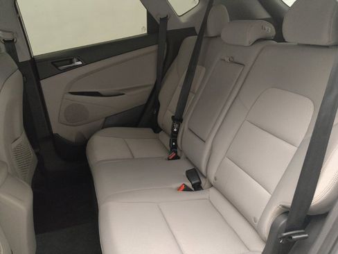 Used 2017 Hyundai Tucson SE image 18