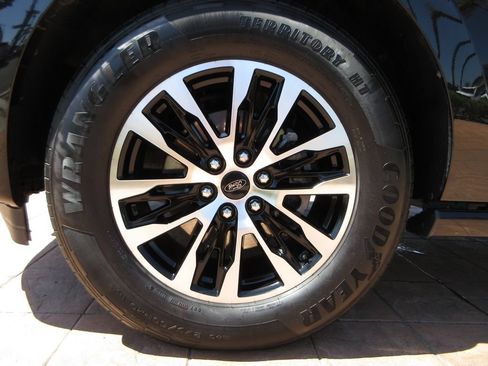 Certified 2025 Ford Expedition Max Platinum AWD/4WD image 8