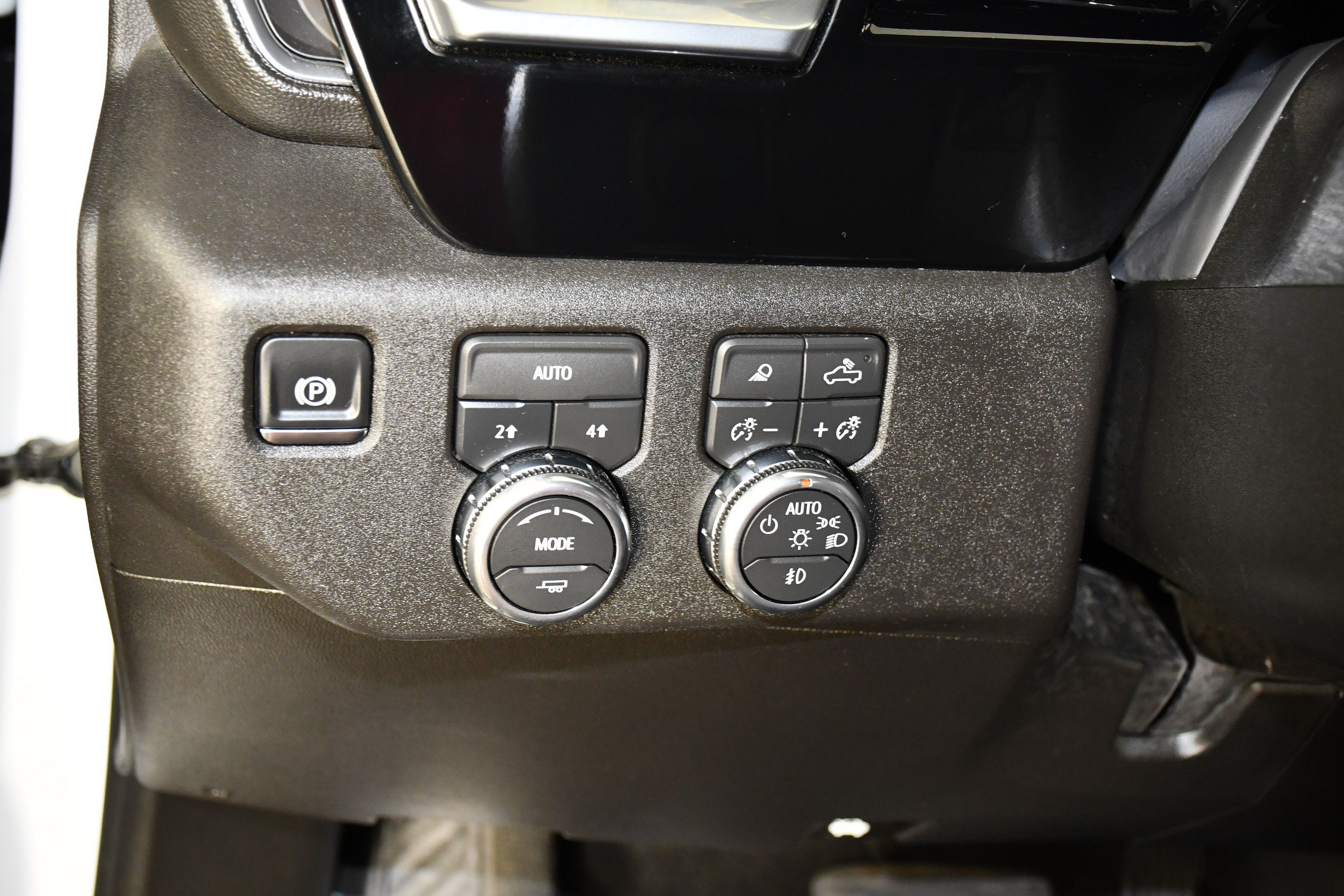 Used 2026 GMC Sierra 1500 SLT AWD/4WD image 19