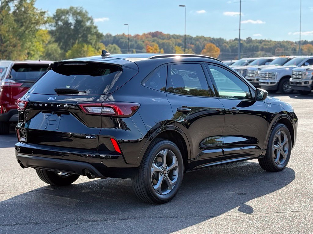 Used 2023 Ford Escape ST-Line w/ Tech Pack #1 AWD/4WD image 40