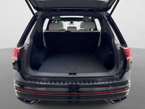 Used 2024 Volkswagen Tiguan SE R-Line AWD/4WD image 22