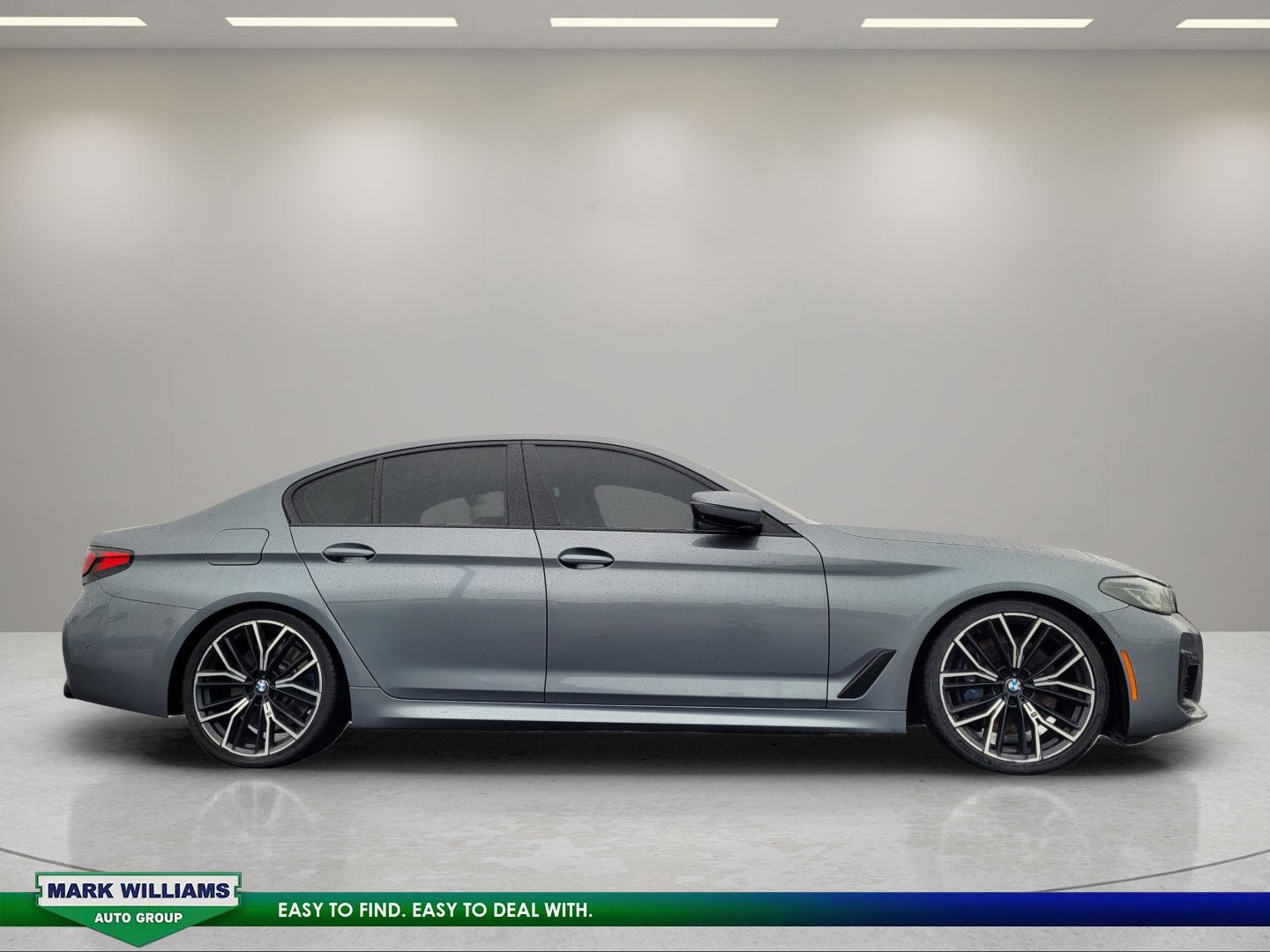 Used 2021 BMW M550i xDrive w/ Executive Package AWD/4WD image 2