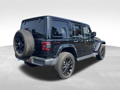 Used 2023 Jeep Wrangler Unlimited Sahara w/ Cold Weather Group AWD/4WD image 7