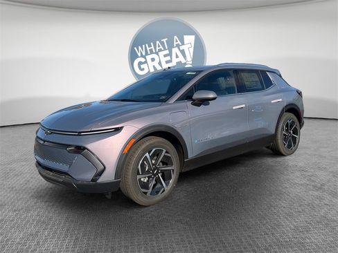 New 2026 Chevrolet Equinox EV LT image 8