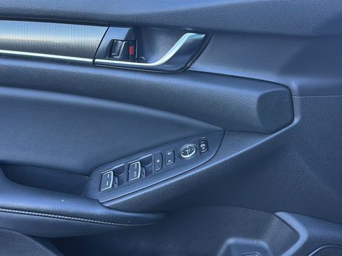Used 2018 Honda Accord Sport image 37