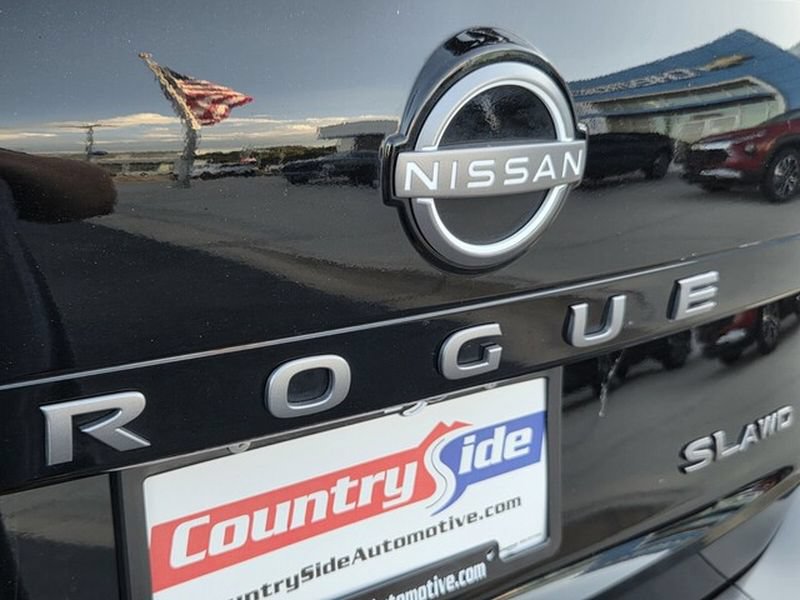 Used 2026 Nissan Rogue SL AWD/4WD image 16