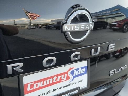 Used 2026 Nissan Rogue SL AWD/4WD image 16