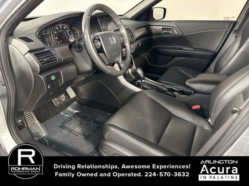 Used 2017 Honda Accord Sport image 4