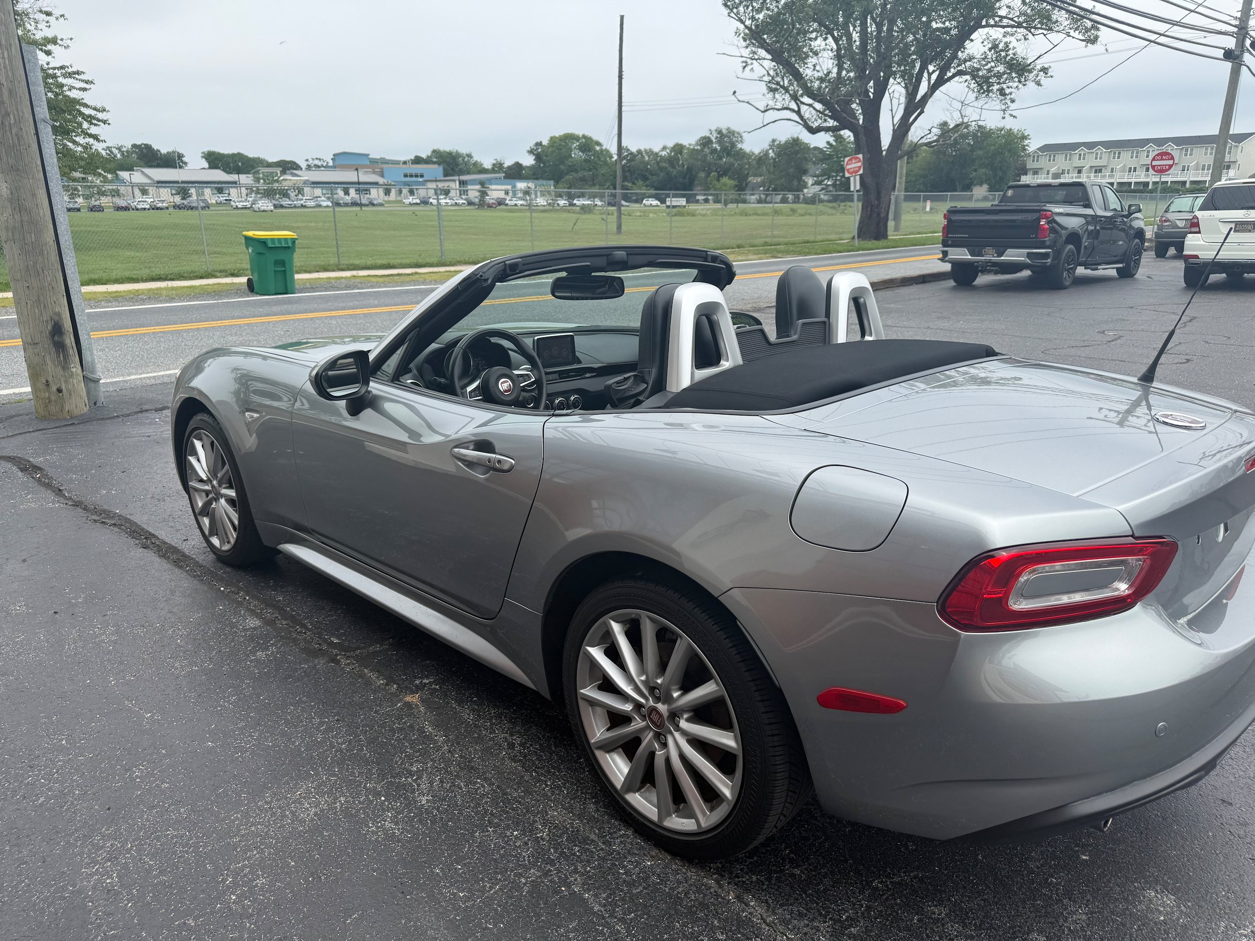 Used 2017 FIAT 124 Spider Lusso RWD image 9