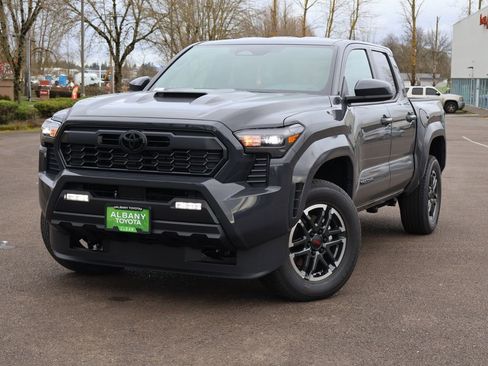 Used 2026 Toyota Tacoma TRD Sport image 1