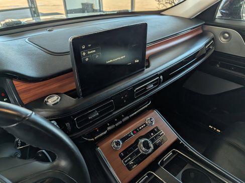 Used 2020 Lincoln Aviator Reserve w/ Equipment Group 202A image 23