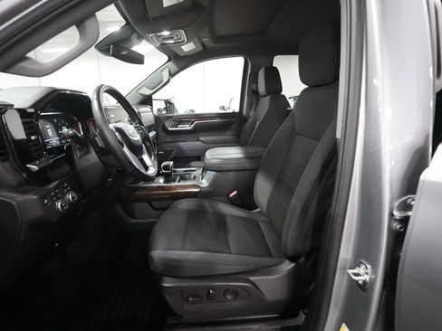 Used 2025 GMC Sierra 1500 Elevation w/ Preferred Package AWD/4WD image 7