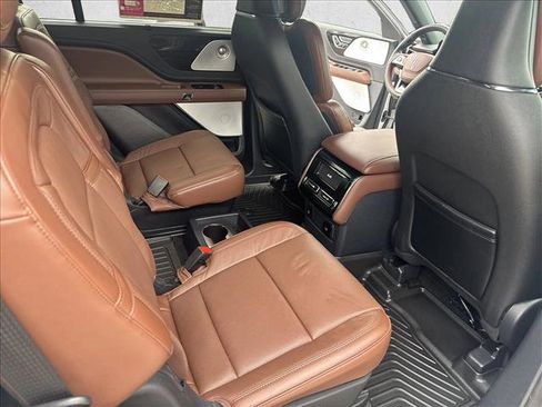 Used 2025 Lincoln Aviator Reserve w/ Equipment Group 201A AWD/4WD image 23