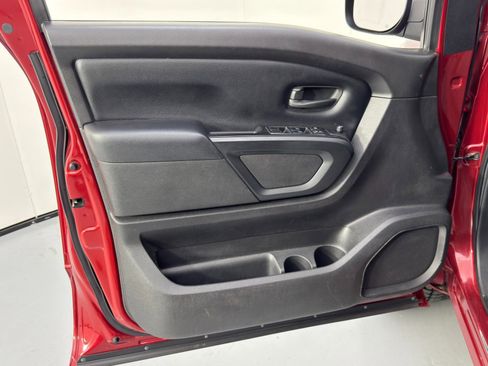 Used 2017 Nissan Titan S image 31