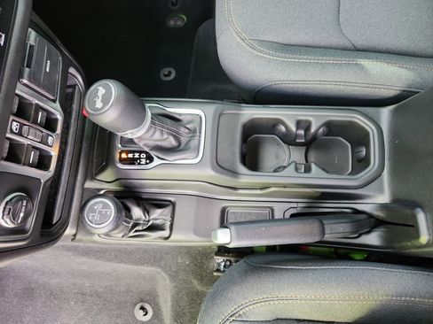 Used 2025 Jeep Wrangler Sport S image 15