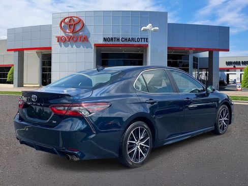 Used 2021 Toyota Camry SE FWD image 6