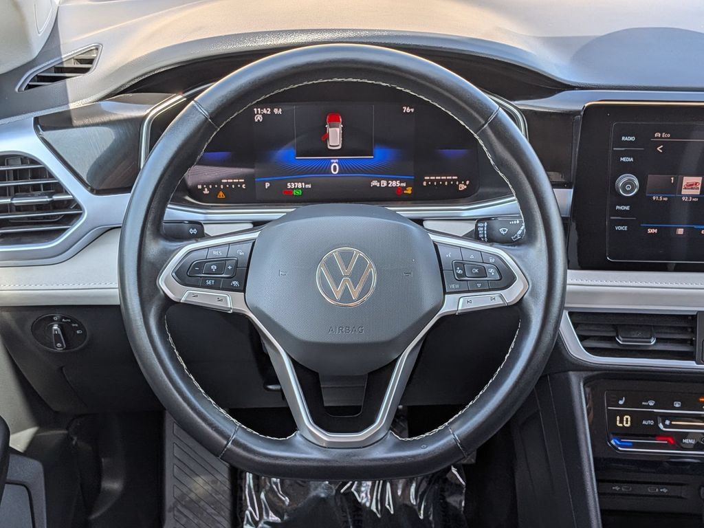 Used 2025 Volkswagen Taos SE AWD/4WD image 19
