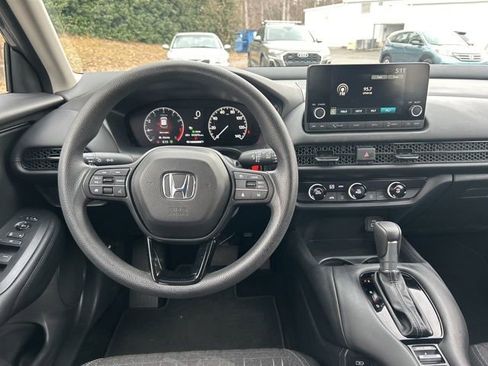 Used 2025 Honda HR-V LX image 16