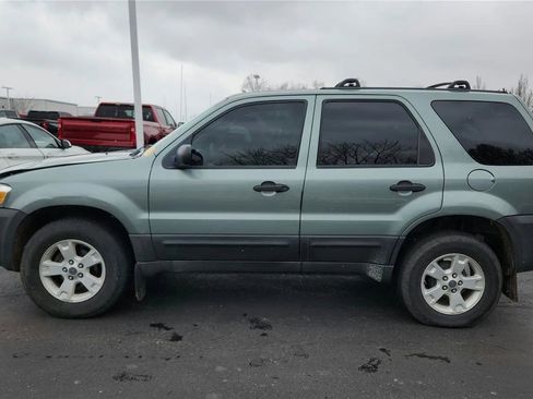 Used 2005 Ford Escape XLT image 5