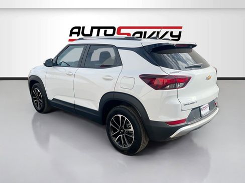 Used 2024 Chevrolet TrailBlazer LT w/ LT Cold Weather Package FWD image 5