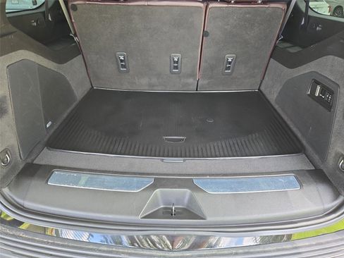 Used 2021 Cadillac Escalade ESV Premium Luxury Platinum AWD/4WD image 31
