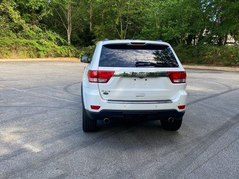 Used 2013 Jeep Grand Cherokee Overland AWD/4WD image 6
