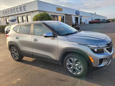 Used 2026 Kia Seltos LX FWD image 4
