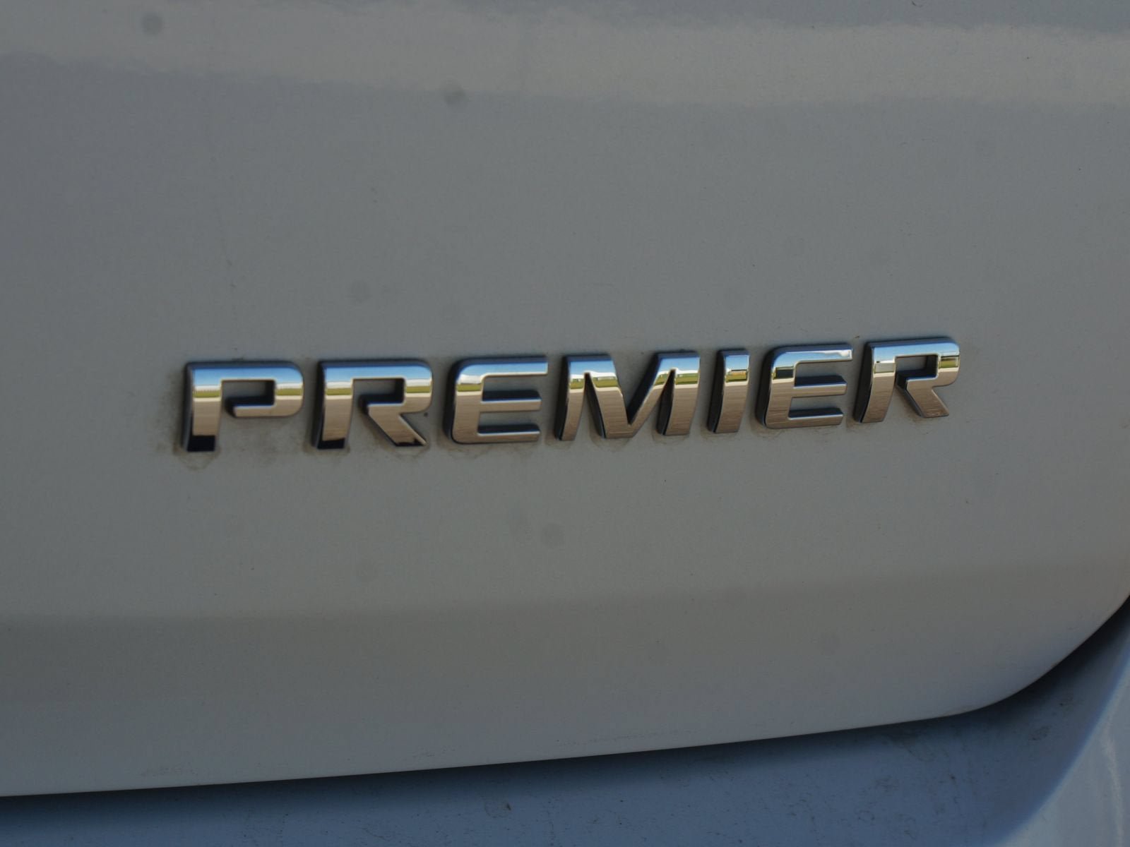 Used 2020 Chevrolet Traverse Premier FWD image 21